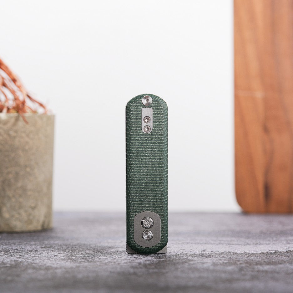 Vosteed Corgi Pup knife - Green Micarta Handle & Trek Lock Detail