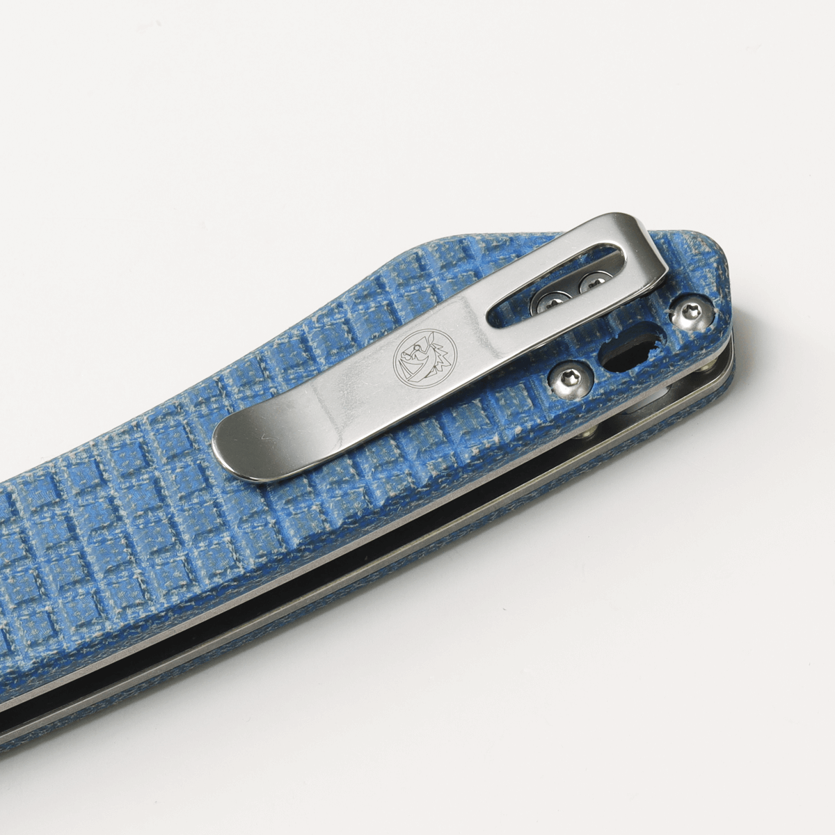 Vosteed Gator knife detail: Stainless steel pocket clip