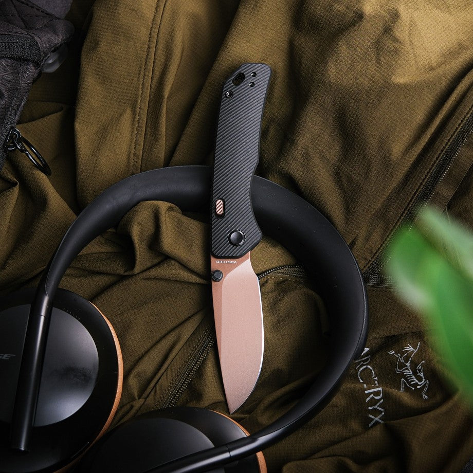 Vosteed Marten knife with copper blade, lifestyle shot