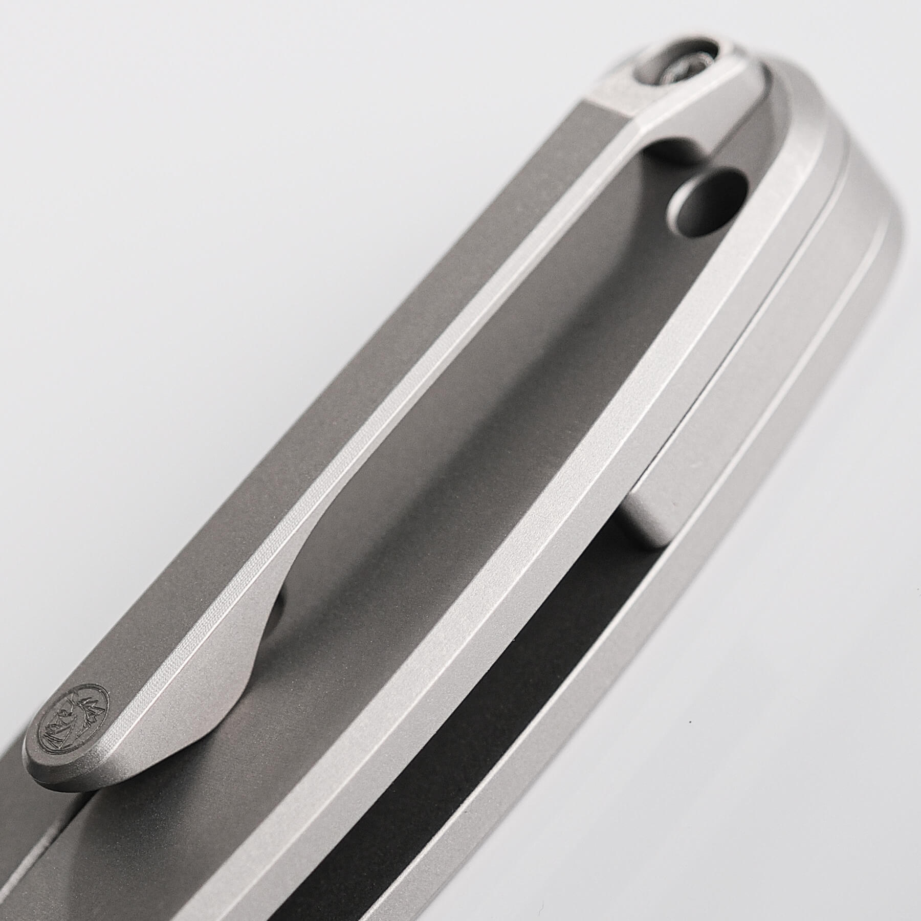 Vosteed Mini Labrador titanium pocket clip detail