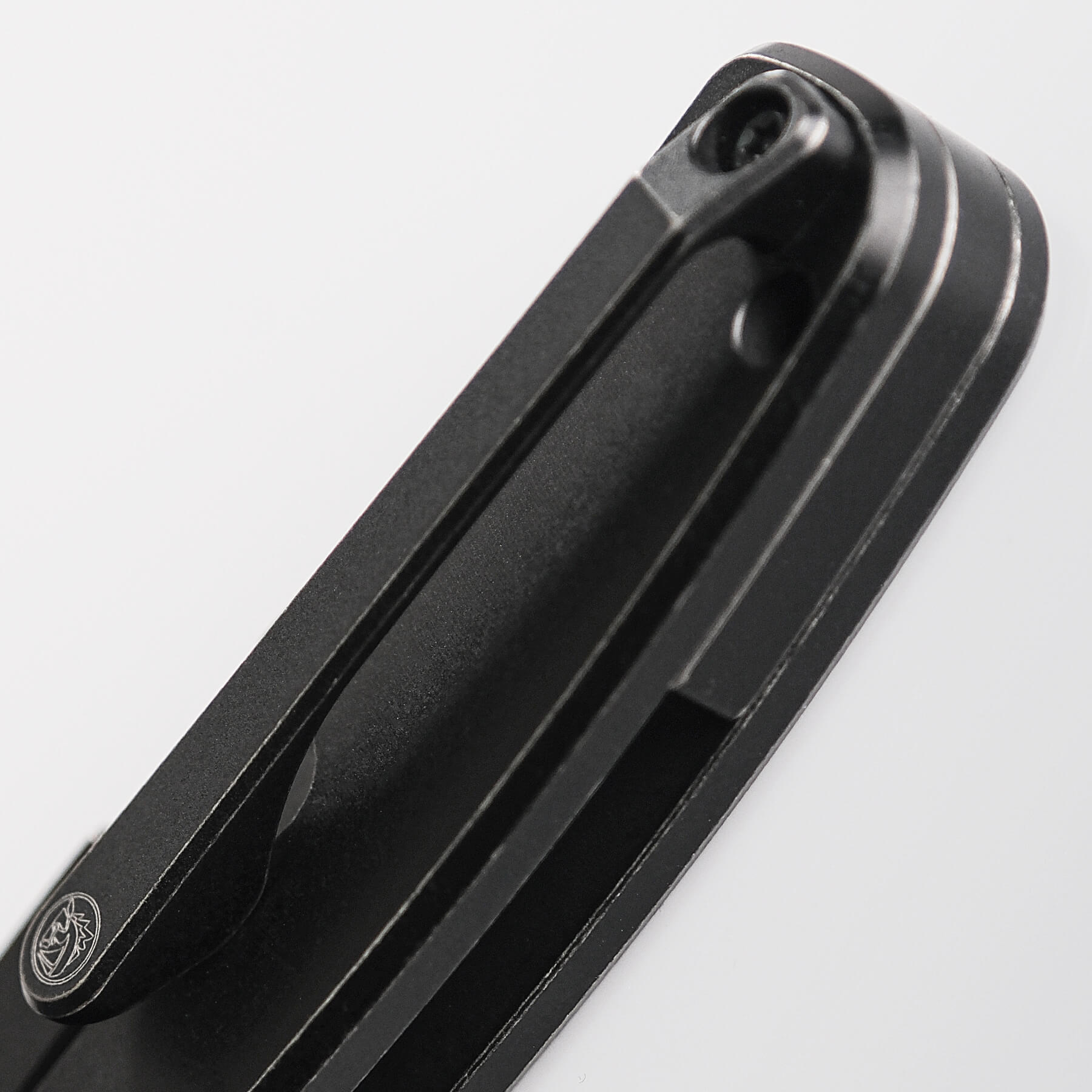 Mini Labrador knife titanium pocket clip detail