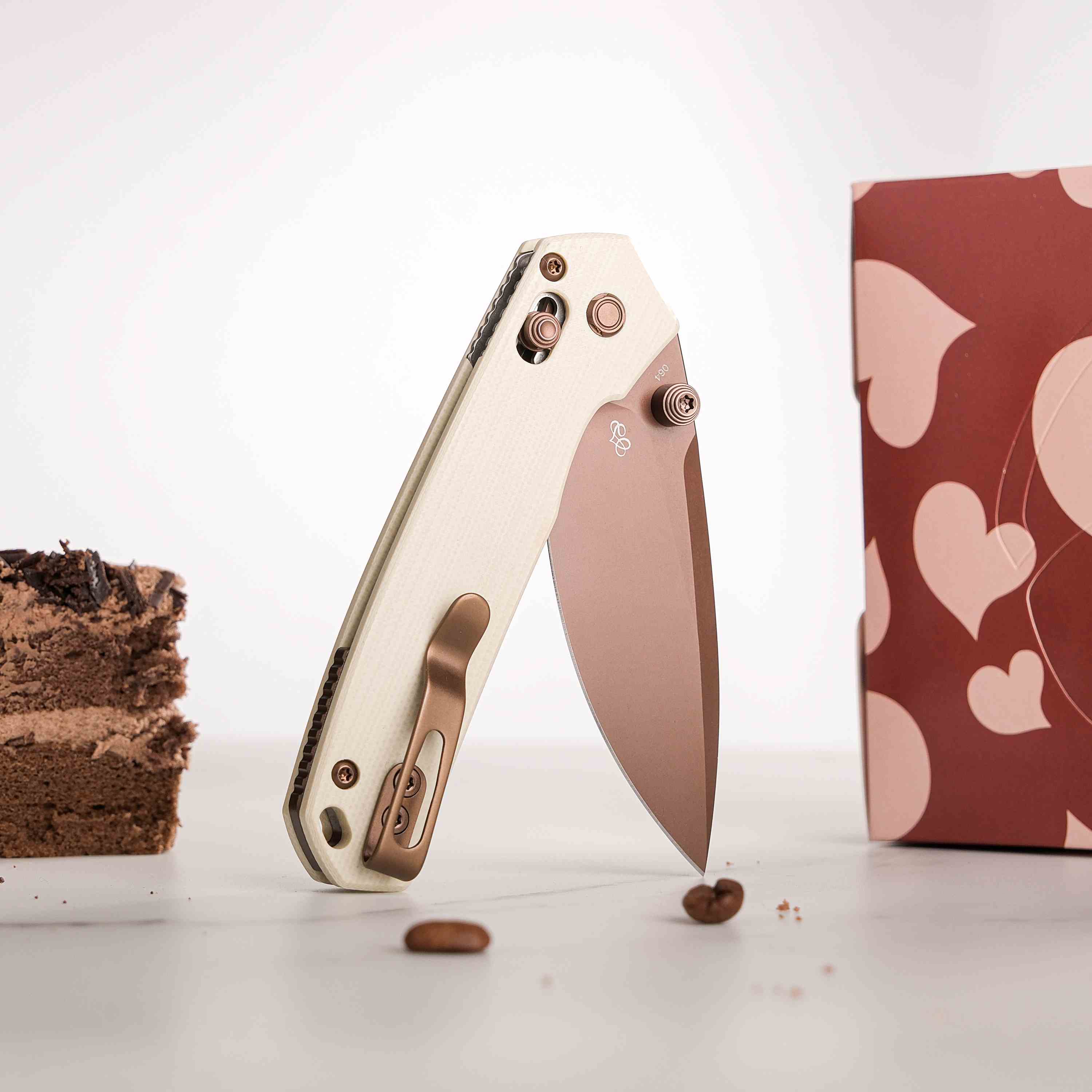 Vosteed Mini Psyop knife with dessert and gift