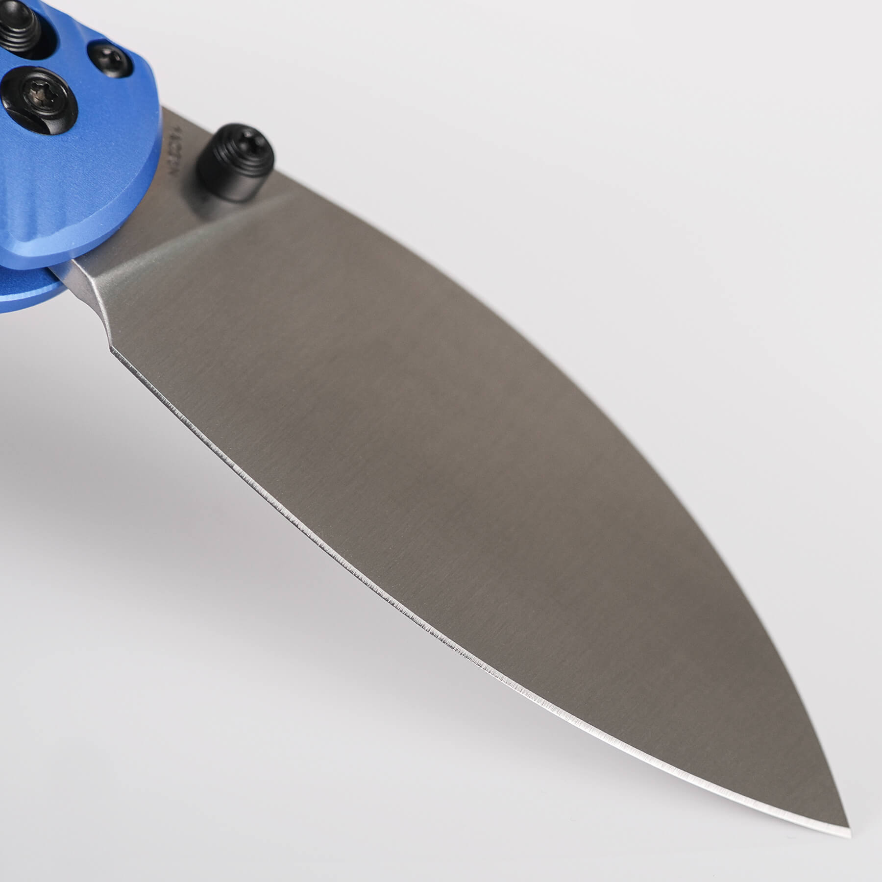 Vosteed Mini Nightshade knife blade close-up, 14C28N steel