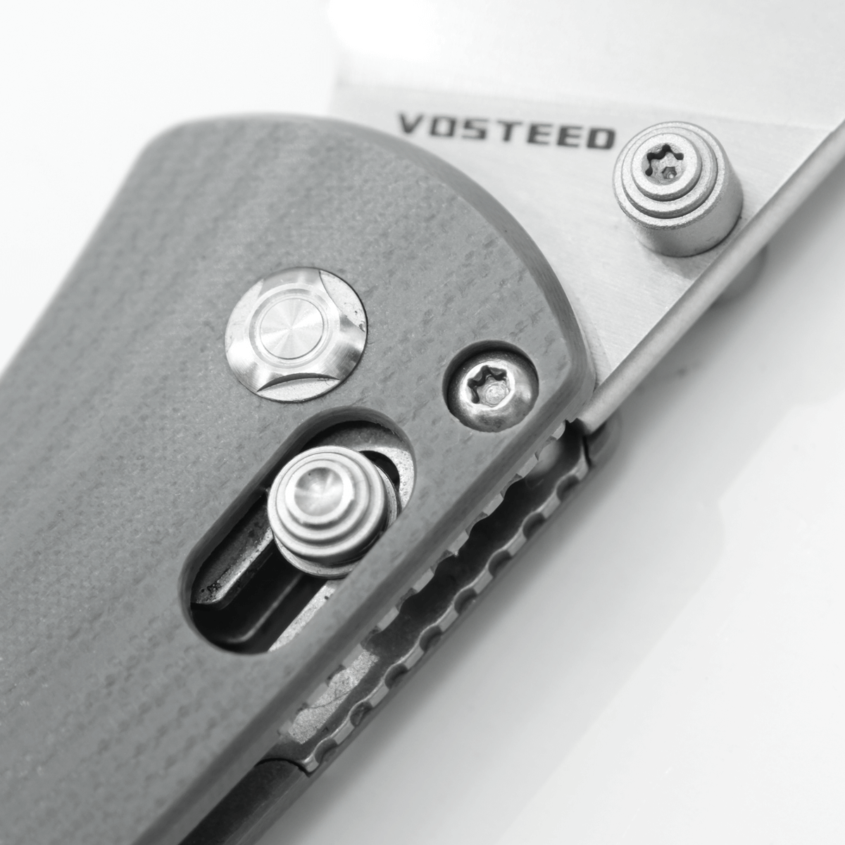Vosteed Mini Nightshade Knife - Crossbar Lock Detail