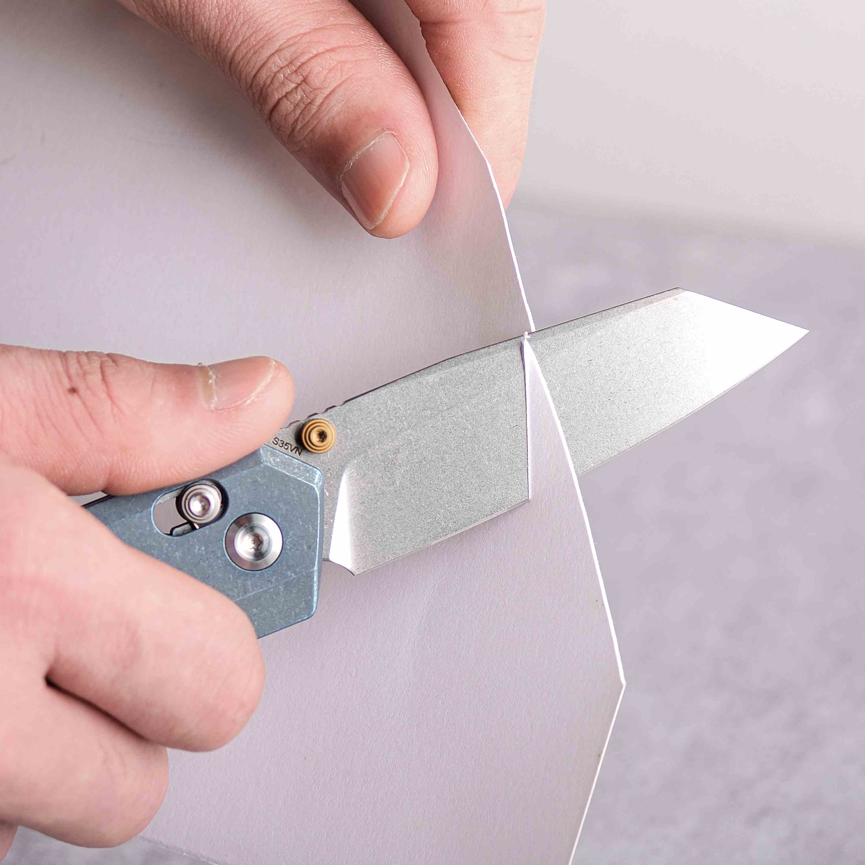 Vosteed Parallel knife cutting paper effortlessly