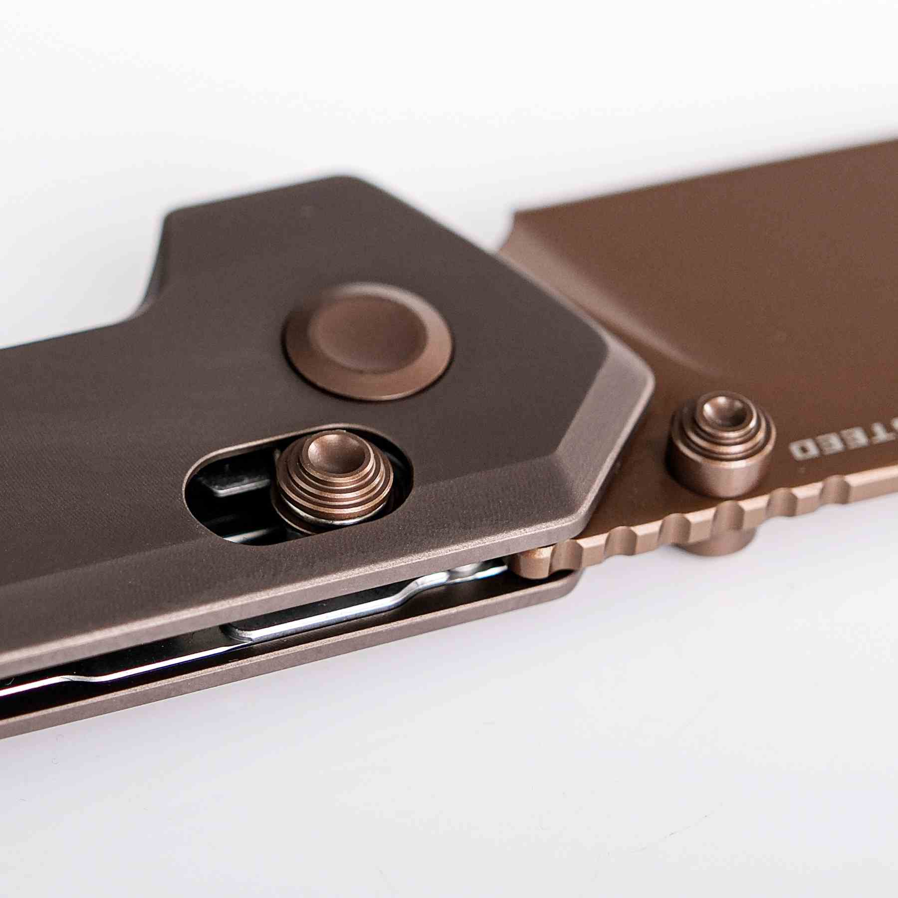Vosteed Parallel knife crossbar lock detail