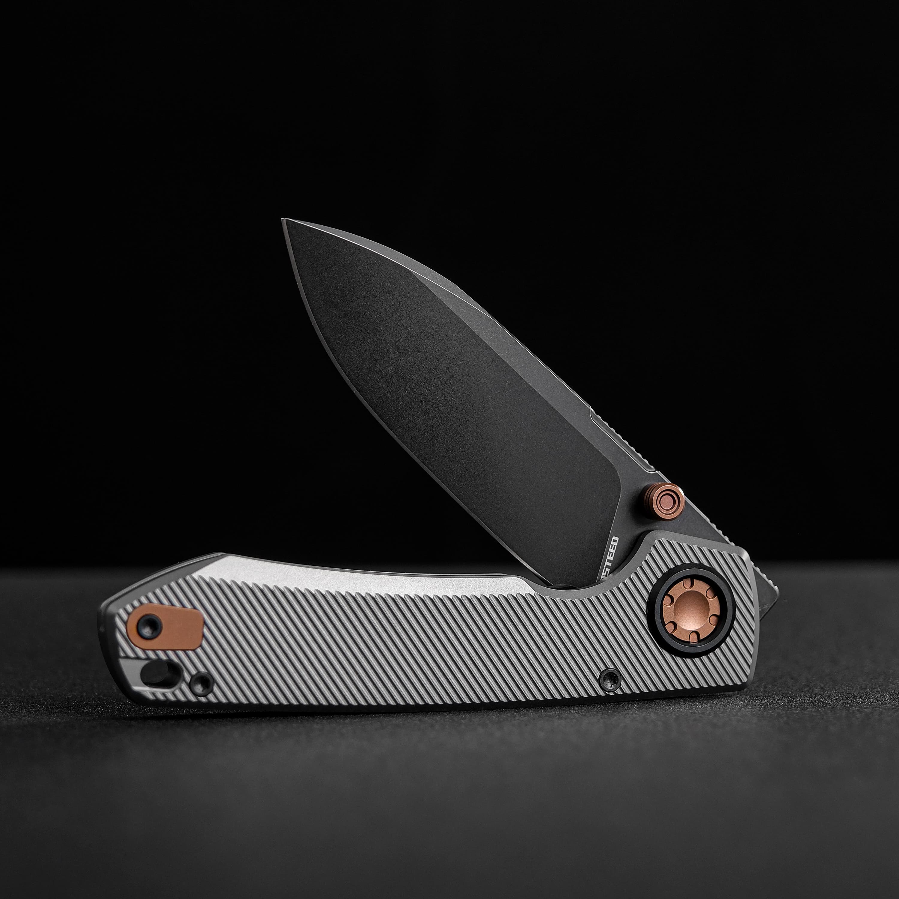 Raccoon® V -Vanchor Lock® (3.22" M390 Blade & Titanium Handle) - A4004