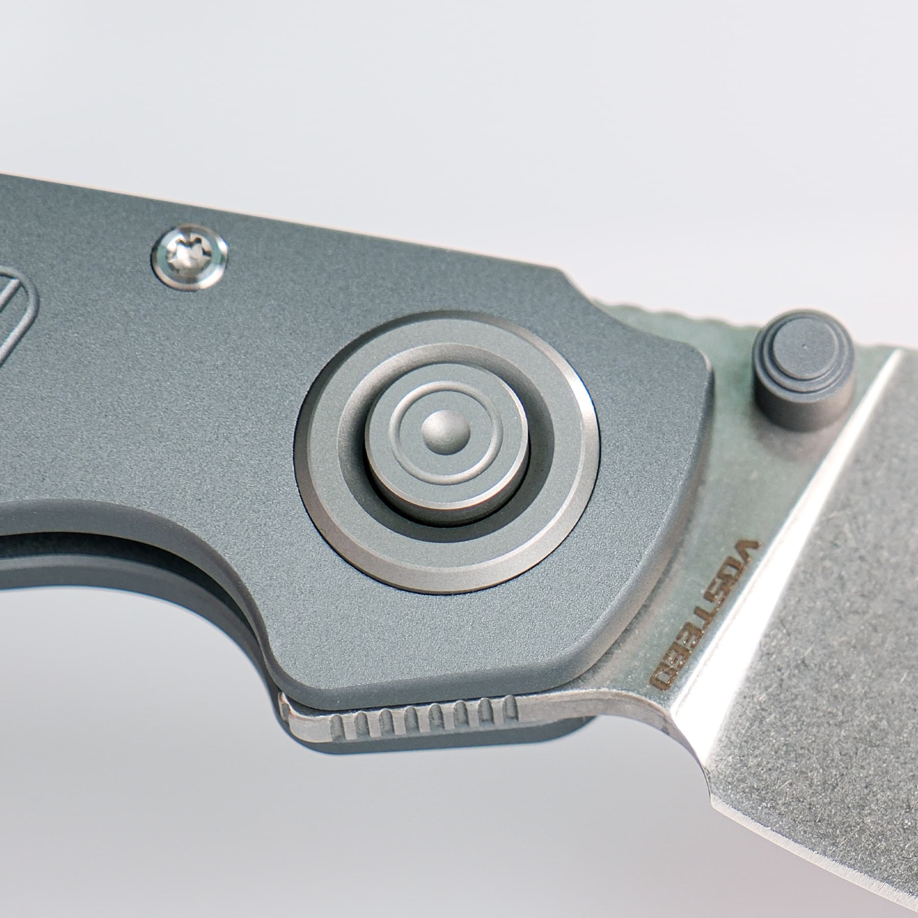 Vosteed Shilin Cutter knife detail, pivot and button