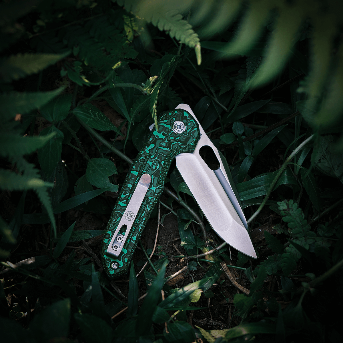 Vosteed Thunderbird Knife - Green Carbon Fiber & M390 Blade