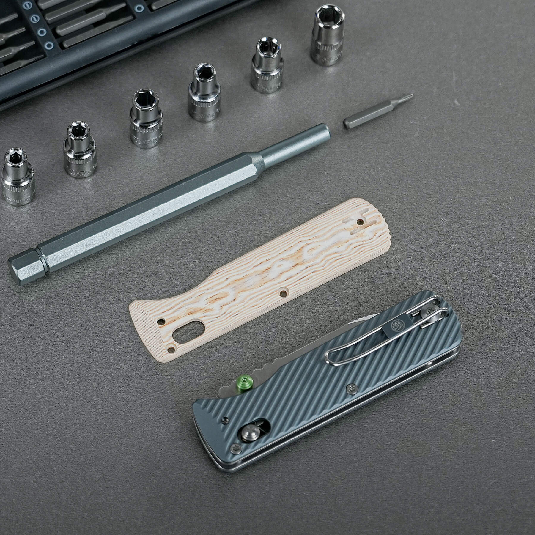 Vombat Handle Scales Kits- W0110