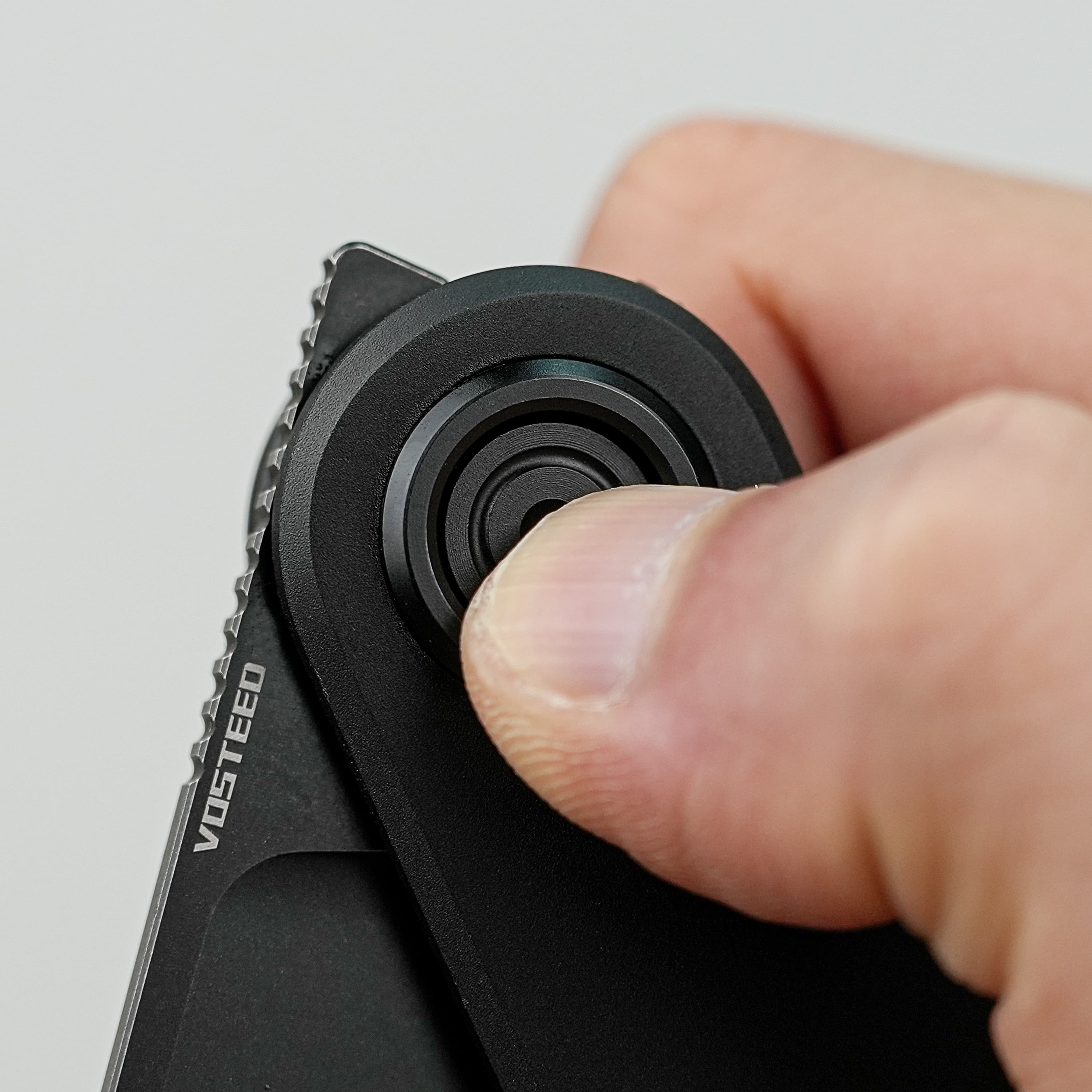 Corgi V - A Modern Classic | Black Aluminum Vanchor Lock