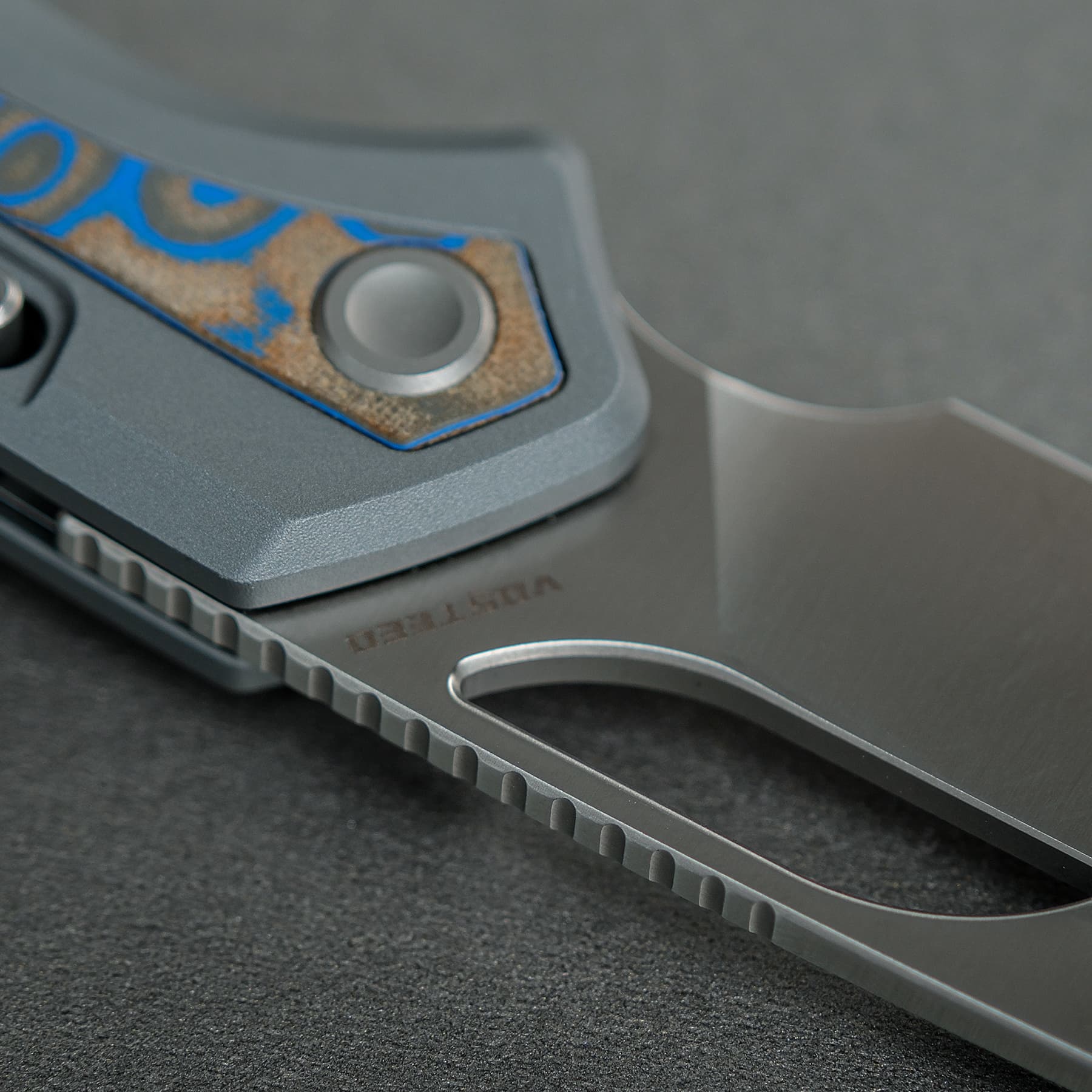 Kroc -Top Liner Lock (2.99" S35VN Blade & Aluminum & Ocean Micarta Handle) - A1801