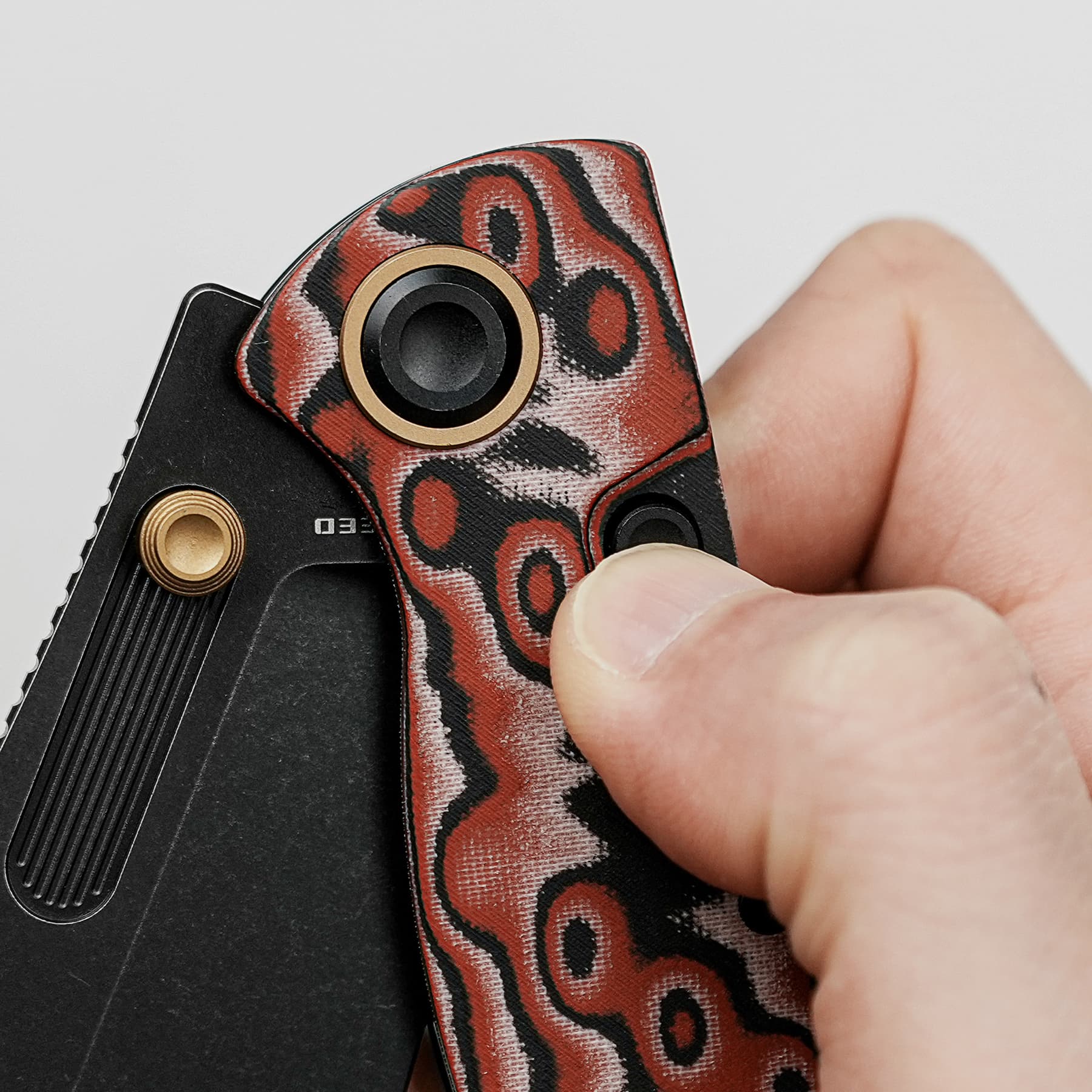 Naga Modern Navaja | An Artistic S35VN Gentleman's Knife