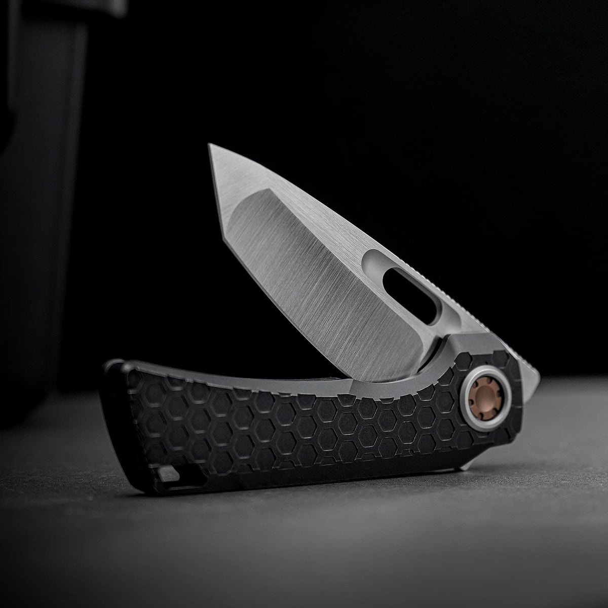 Coming Soon - Nymble - Vanchor Lock® (3.25" Elmax Blade & Titanium Handle) - A4701