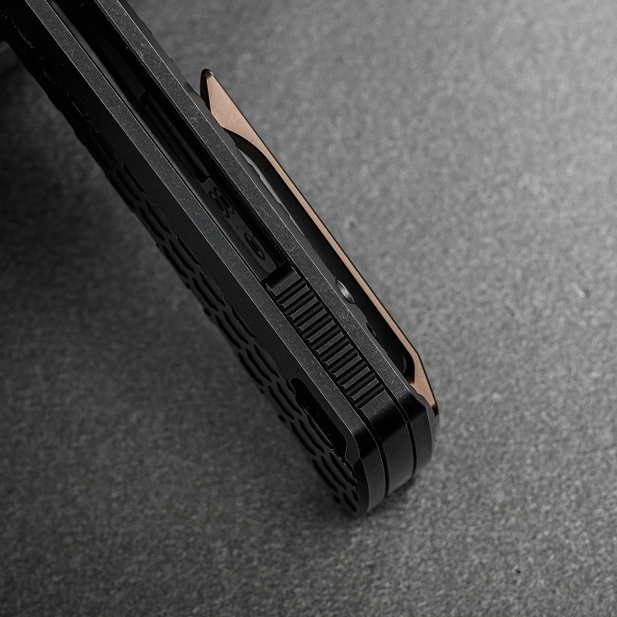 Coming Soon - Nymble - Vanchor Lock® (3.25" Elmax Blade & Titanium Handle) - A4701