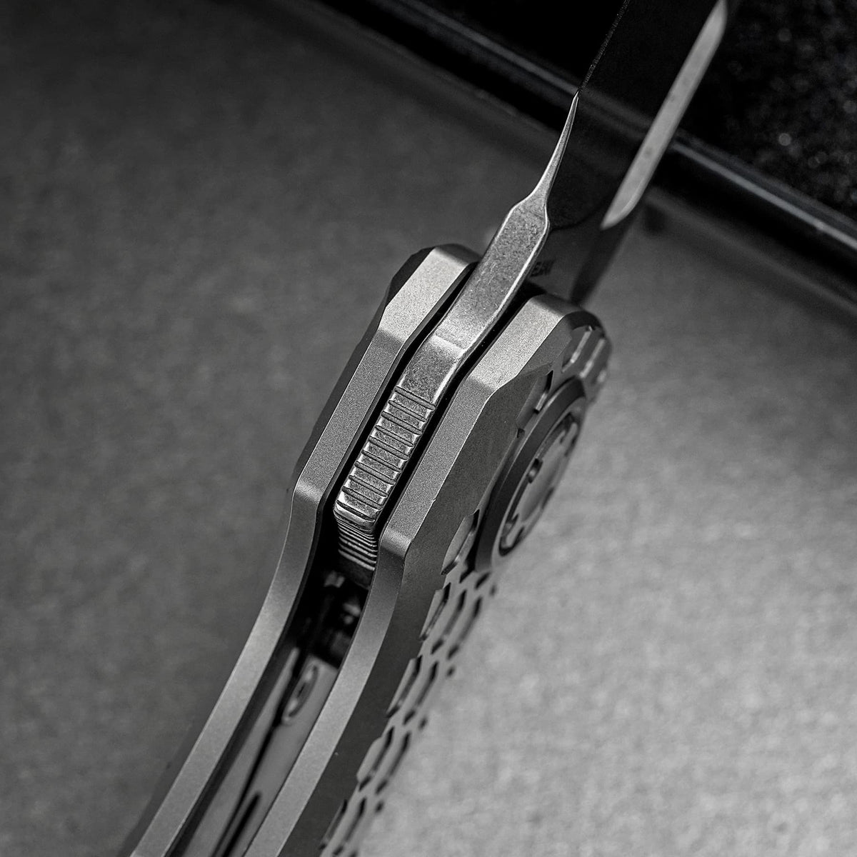 Coming Soon - Nymble - Vanchor Lock® (3.25" Elmax Blade & Titanium Handle) - A4702