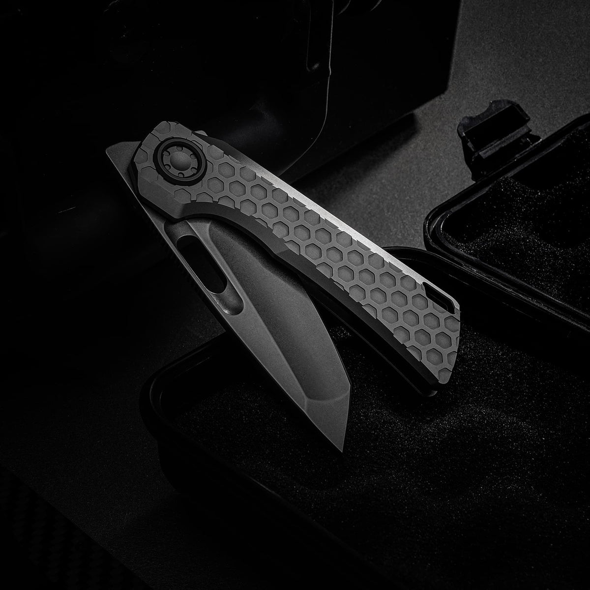 Coming Soon - Nymble - Vanchor Lock® (3.25" Elmax Blade & Titanium Handle) - A4702