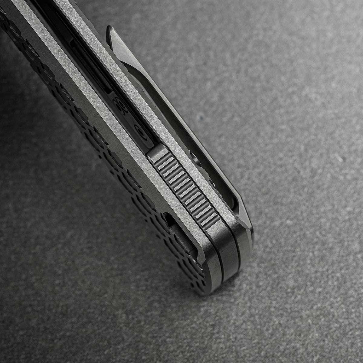 Coming Soon - Nymble - Vanchor Lock® (3.25" Elmax Blade & Titanium Handle) - A4702