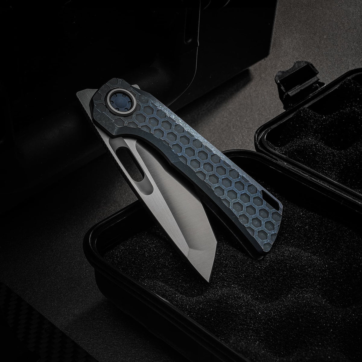 Coming Soon - Nymble - Vanchor Lock® (3.25" Elmax Blade & Titanium Handle) - A4703