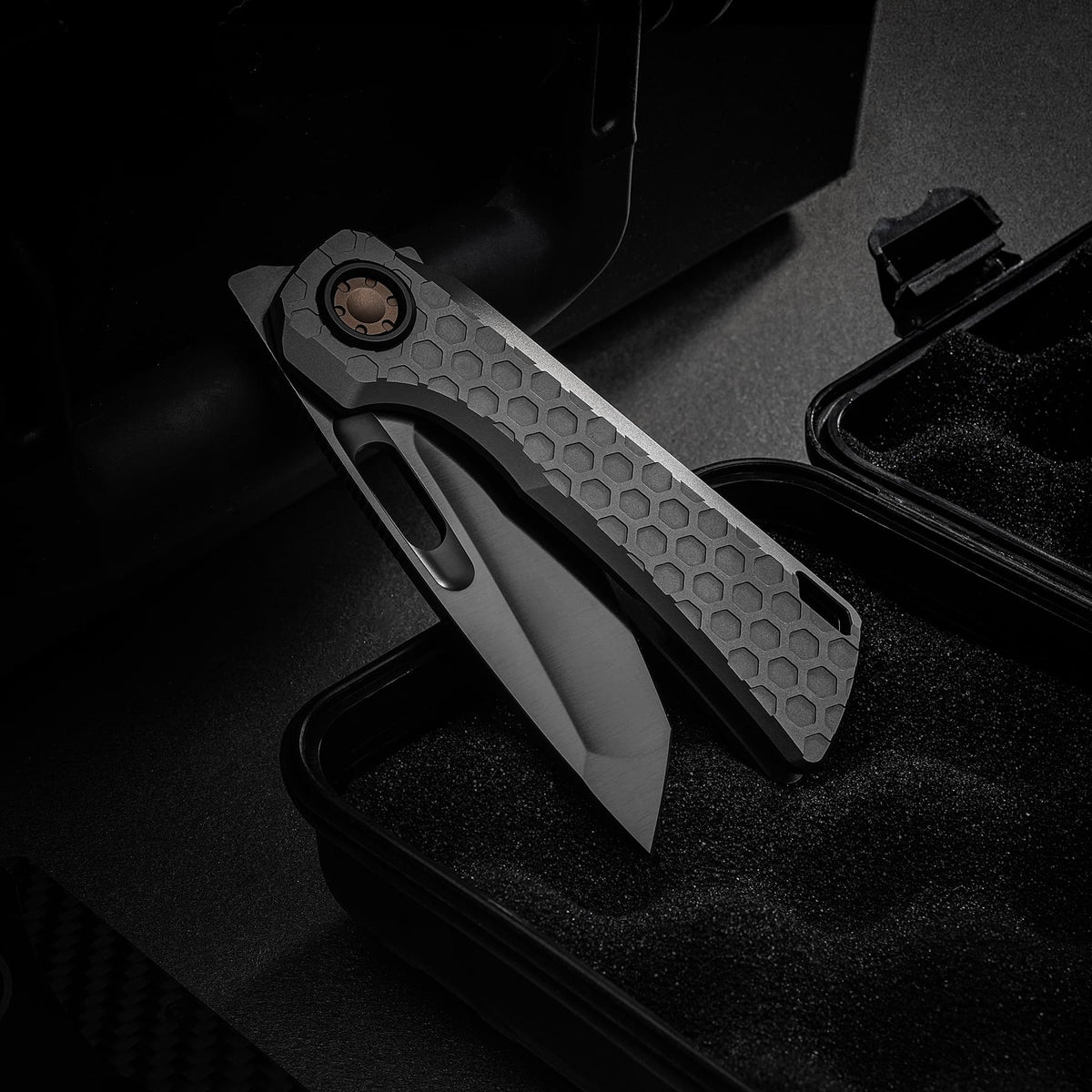 Coming Soon - Nymble - Vanchor Lock® (3.25" Elmax Blade & Titanium Handle) - A4705