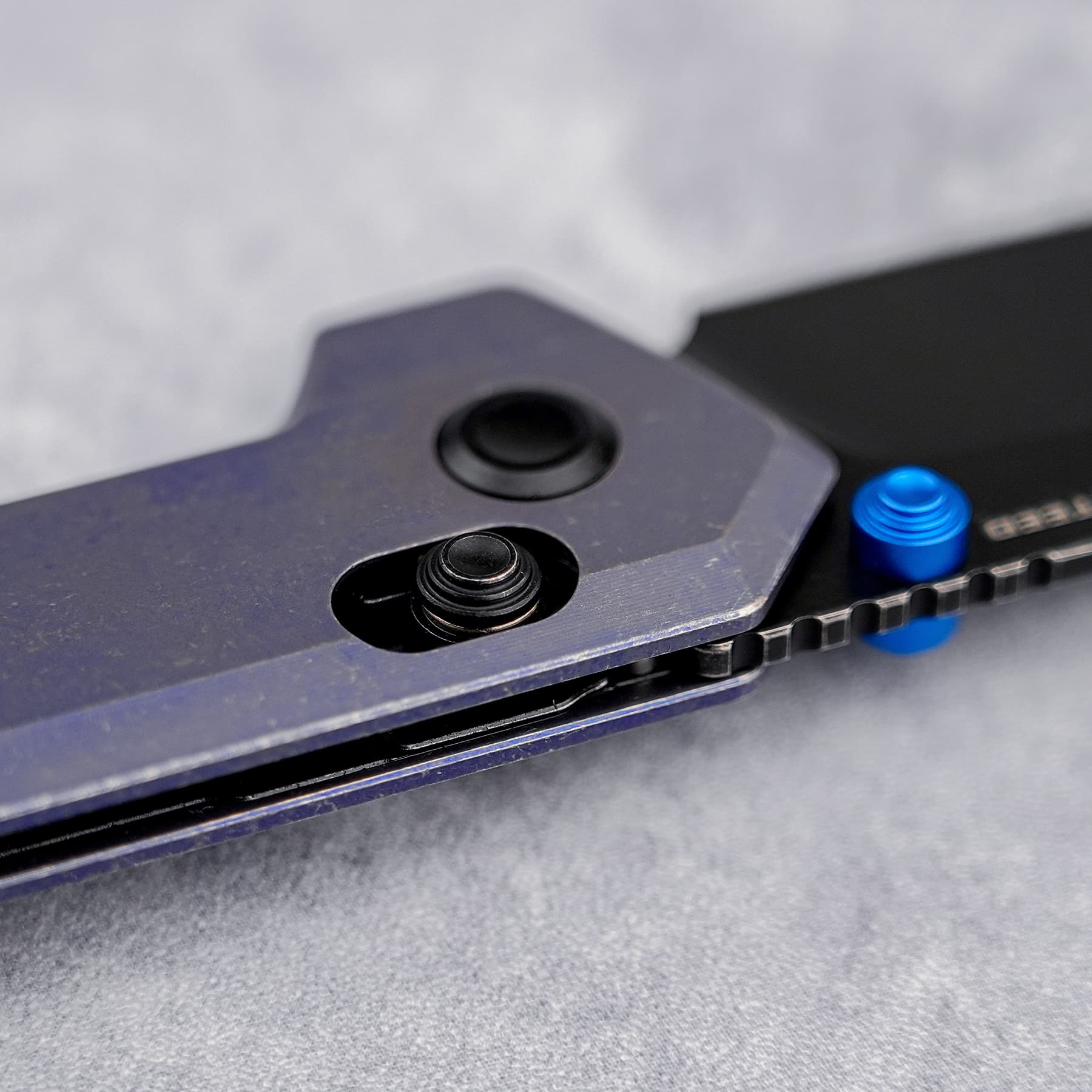 Parallel- Crossbar Lock (2.90" S35VN Blade & Titanium Handle) - A3518