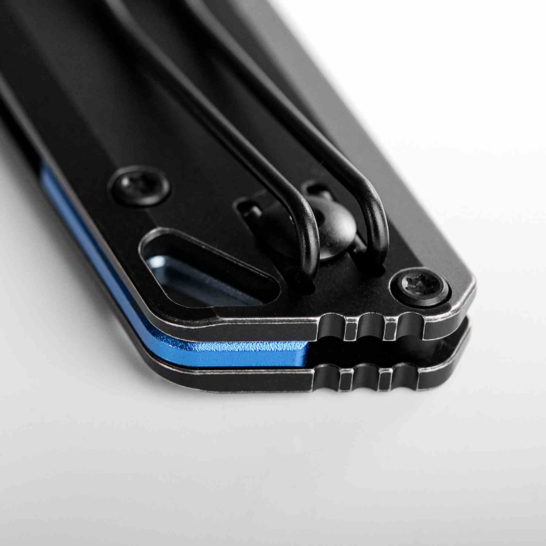 Parallel- Crossbar lock (2.90" 154CM Blade & Titanium Handle) - A3501