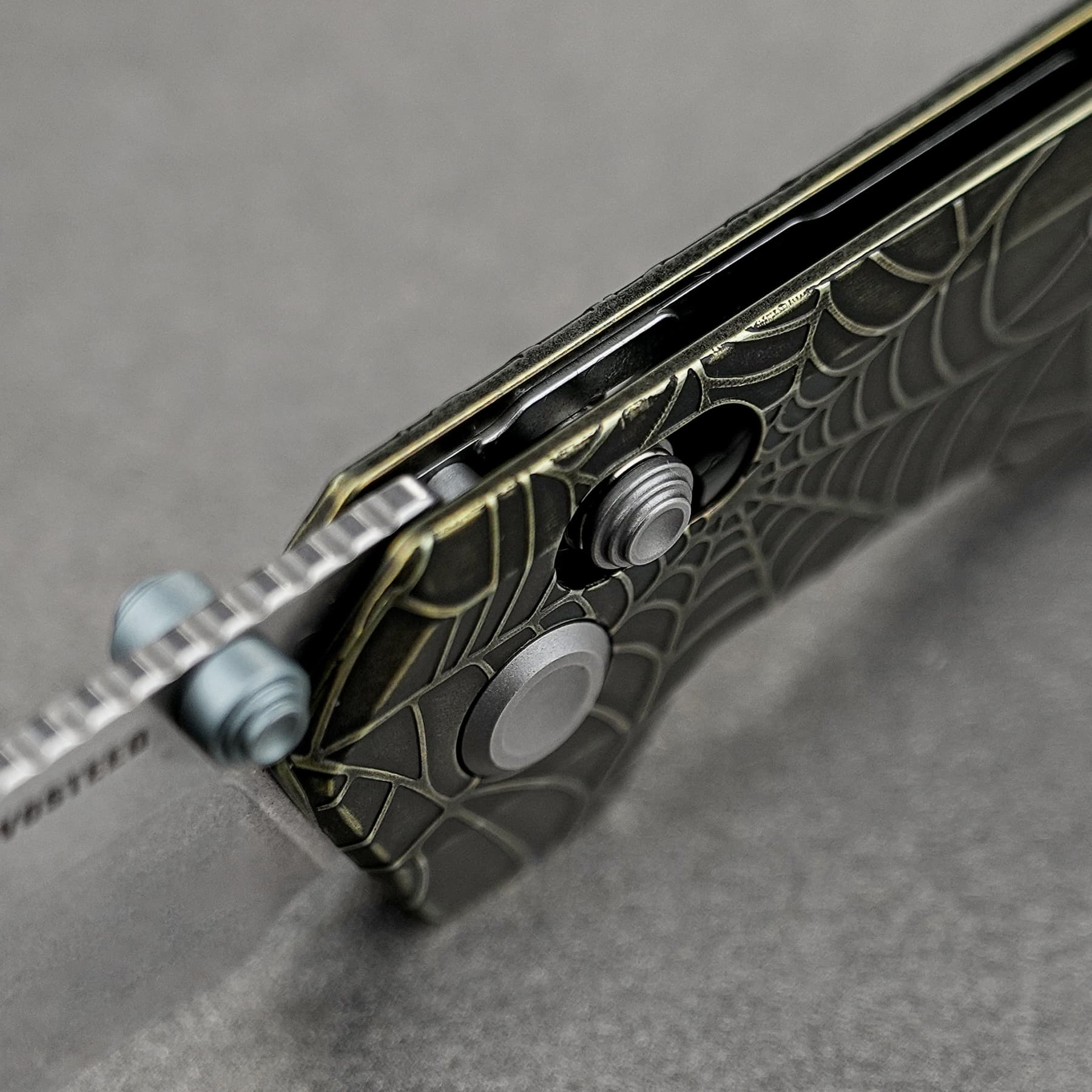 Coming Soon - Parallel- Crossbar Lock (2.90" S35VN Blade & Titanium Handle) - A3523
