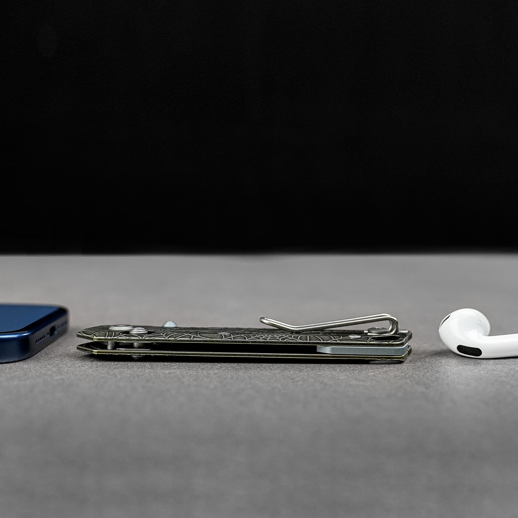Coming Soon - Parallel- Crossbar Lock (2.90" S35VN Blade & Titanium Handle) - A3523