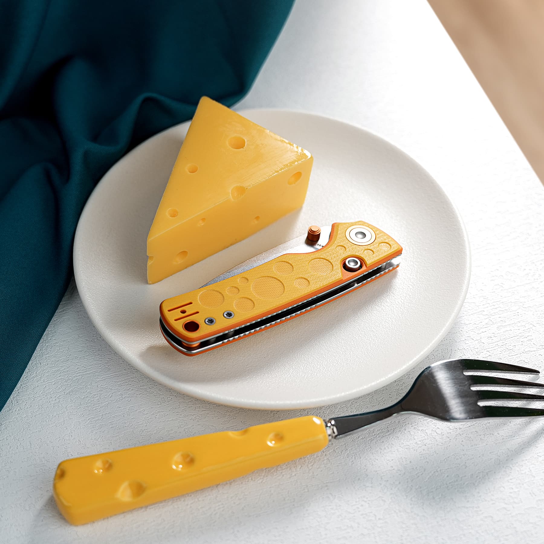 CheesePirates® -Top Liner Lock   (2.99" 14C28N Blade &  G10 Handle) - A2625