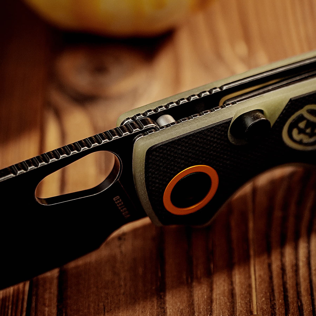 Coming Soon - Porcupine - Top Liner Lock (2.99" 14C28N Blade & G10 & Glow-in-the-Dark G10 Handle) - A2630
