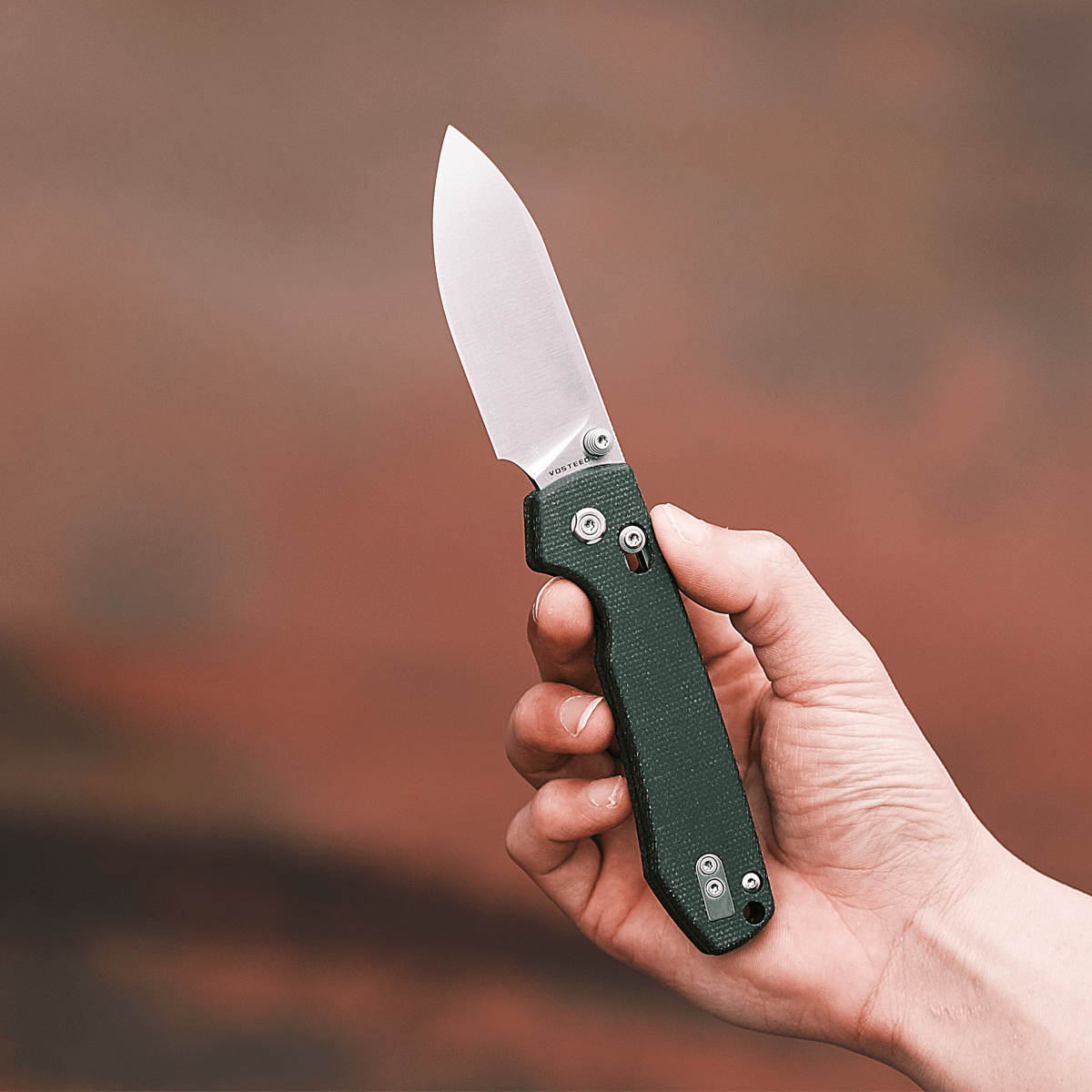 Vosteed Raccoon Knife in Hand, EDC knife