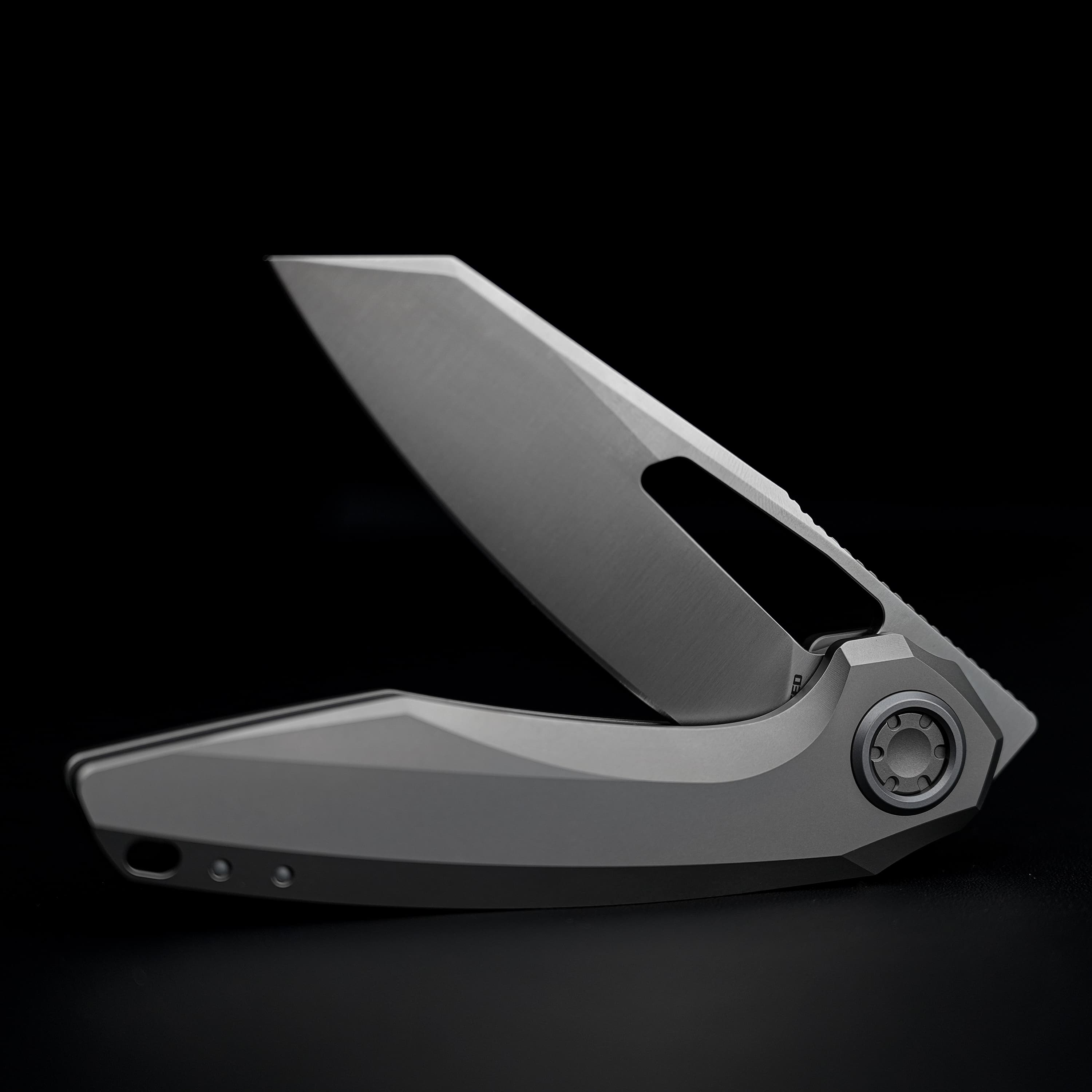 Thunderbeast -Vanchor Lock®  (3.49" M390 Blade & Titanium Handle) - A4301