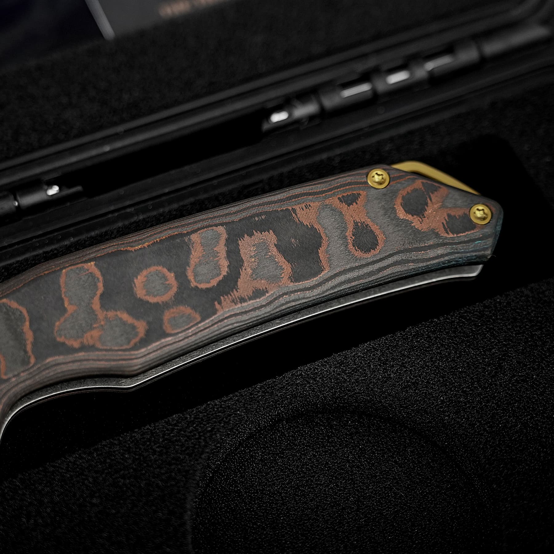 Coming Soon - Thunderbird V- Vanchor Lock® (3.46" M390 Blade & FatCarbon Handle) - A0321
