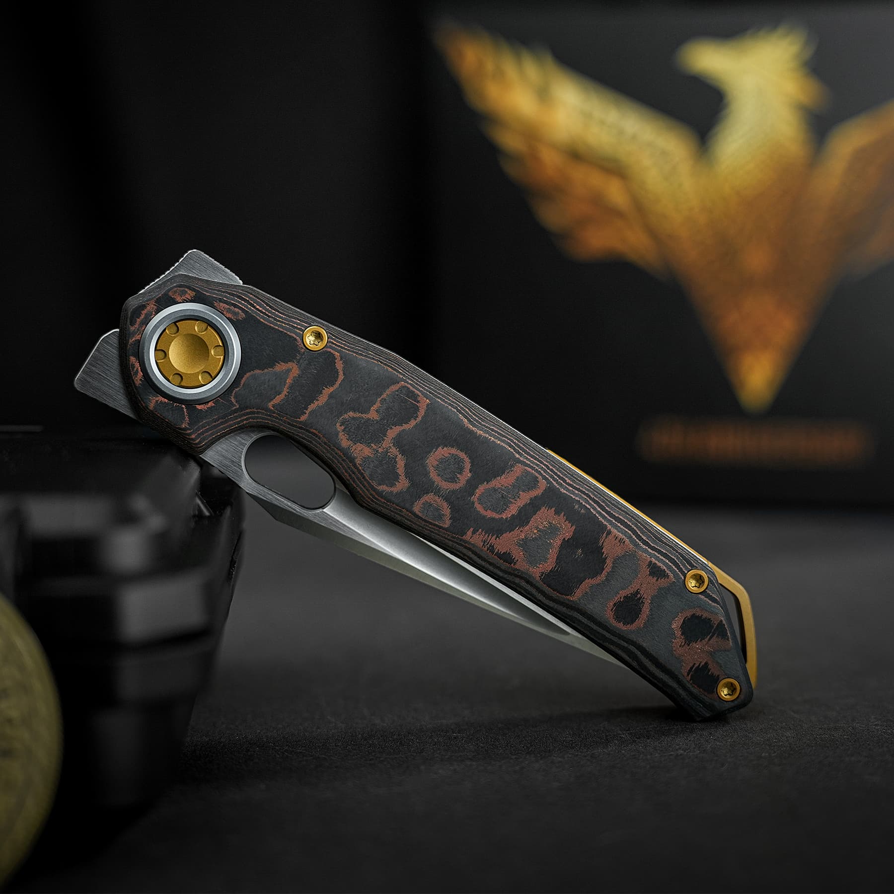 Coming Soon - Thunderbird V- Vanchor Lock® (3.46" M390 Blade & FatCarbon Handle) - A0321