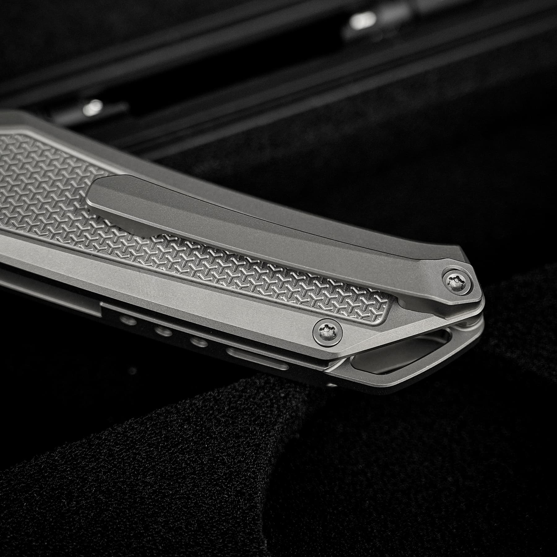 Coming Soon - Thunderbird V- Vanchor Lock® (3.46" M390 Blade & Titanium Handle) - A0324