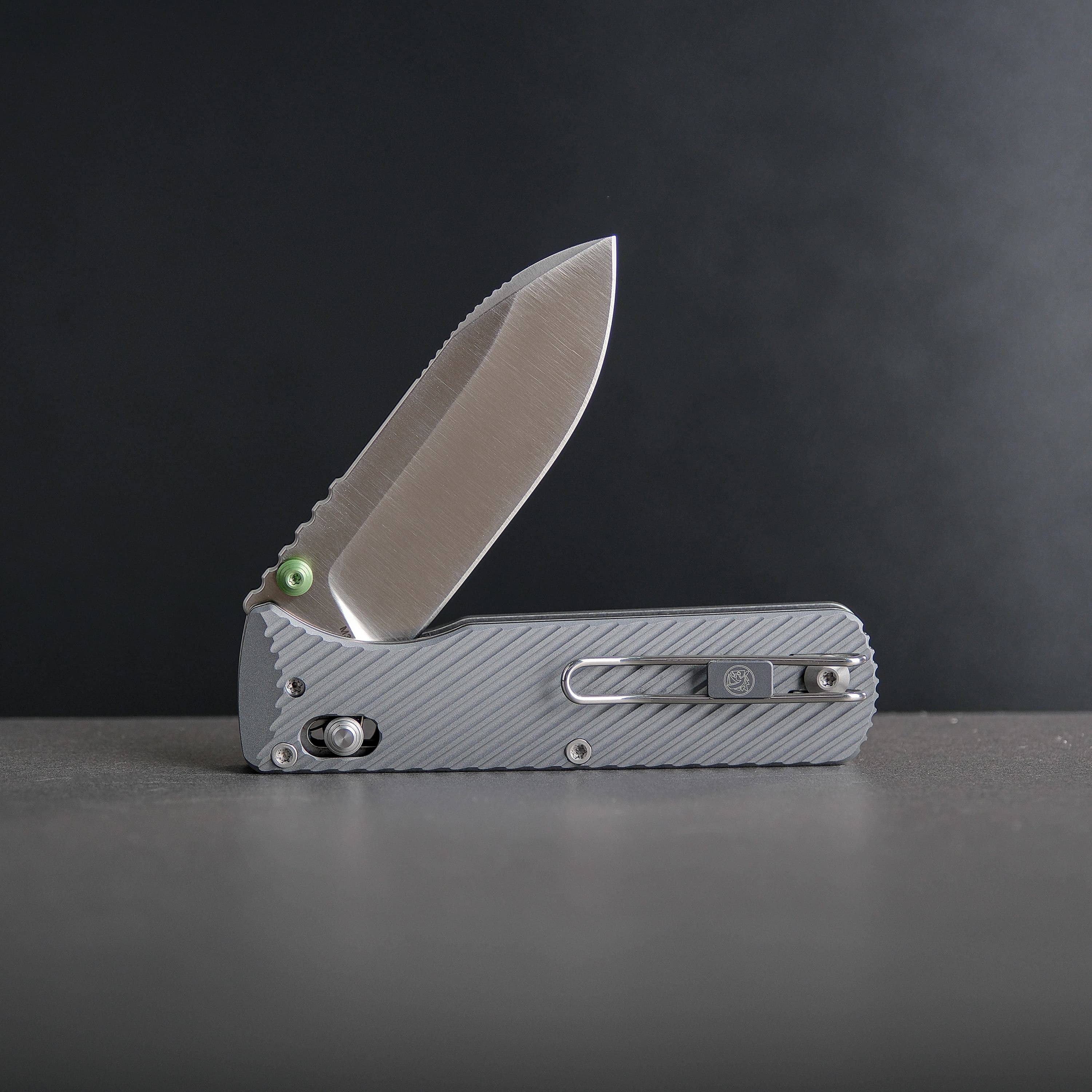 Vombat - Crossbar Lock (2.92" M390 Blade & Aluminum Handle) - A4104