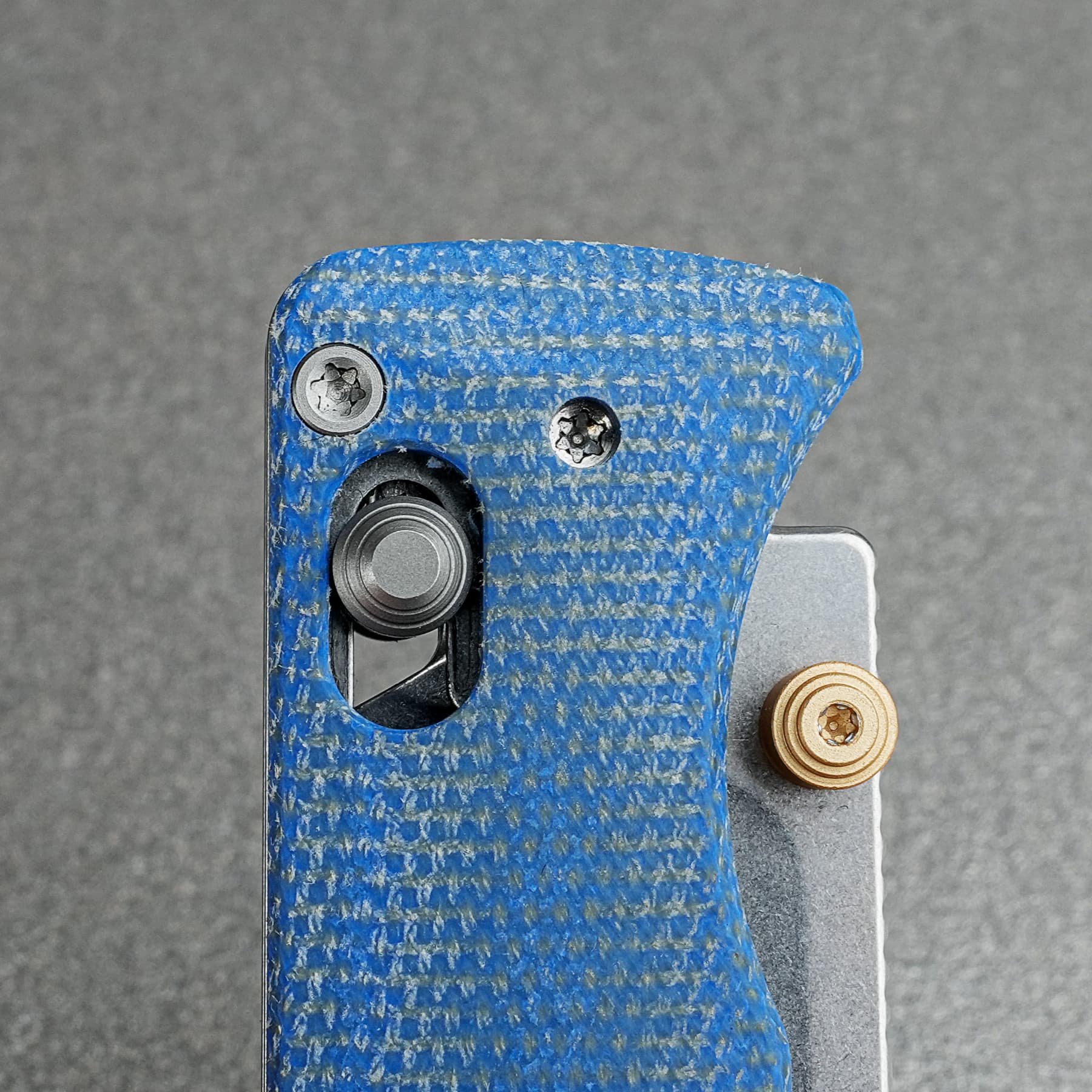 Coming Soon - Vombat - Crossbar Lock (2.92" 14C28N Blade & Micarta Handle) - A4109