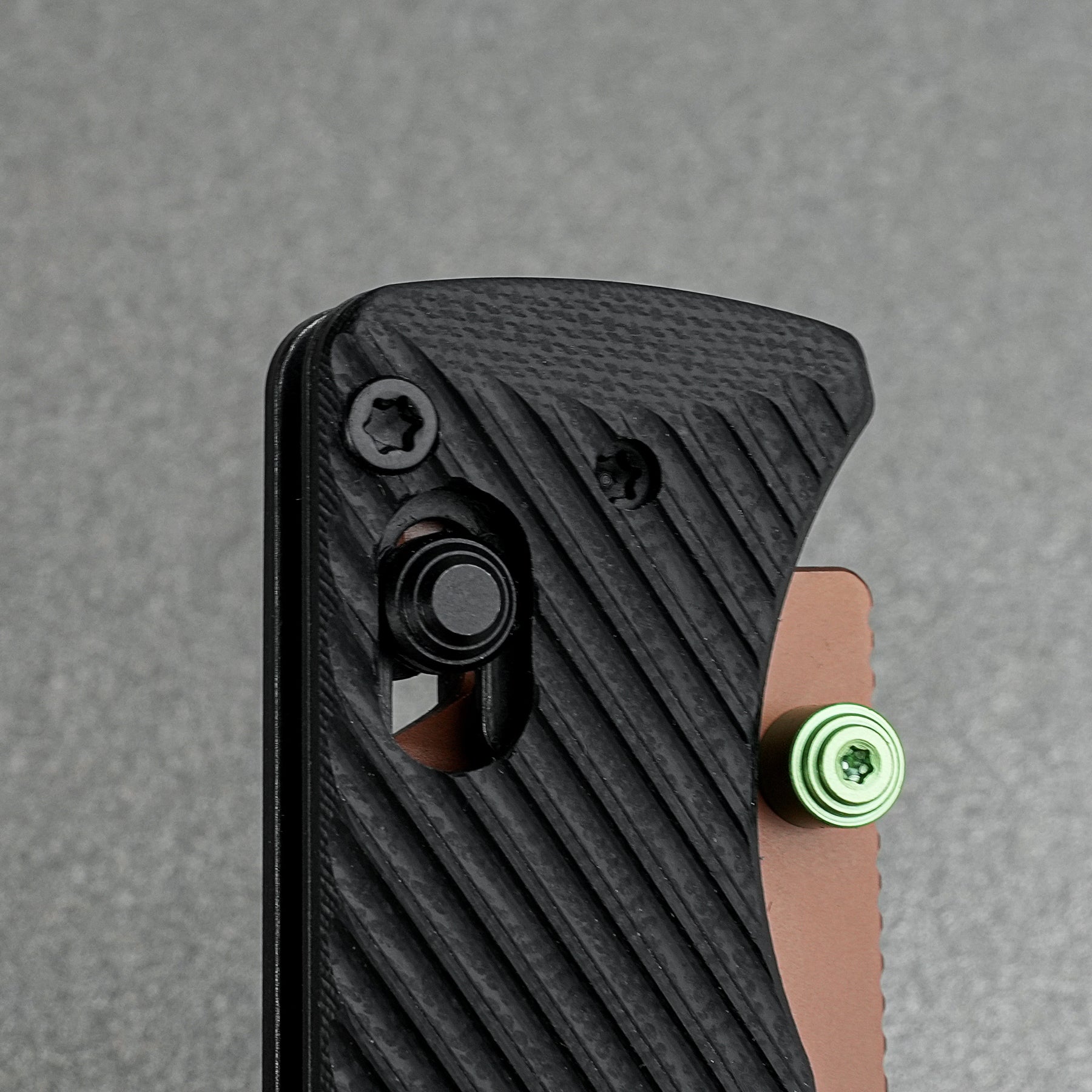 Coming Soon - Vombat - Crossbar Lock (2.92" 14C28N Blade & G10 Handle) - A4110