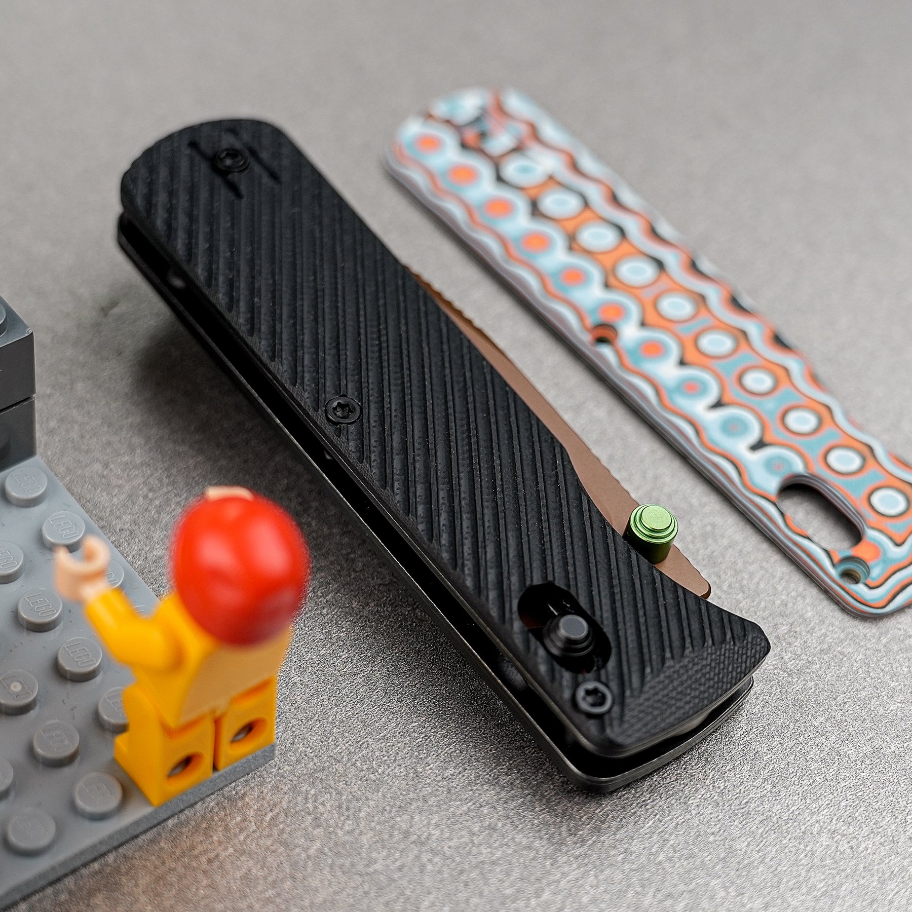 Coming Soon - Vombat - Crossbar Lock (2.92" 14C28N Blade & G10 Handle) - A4110
