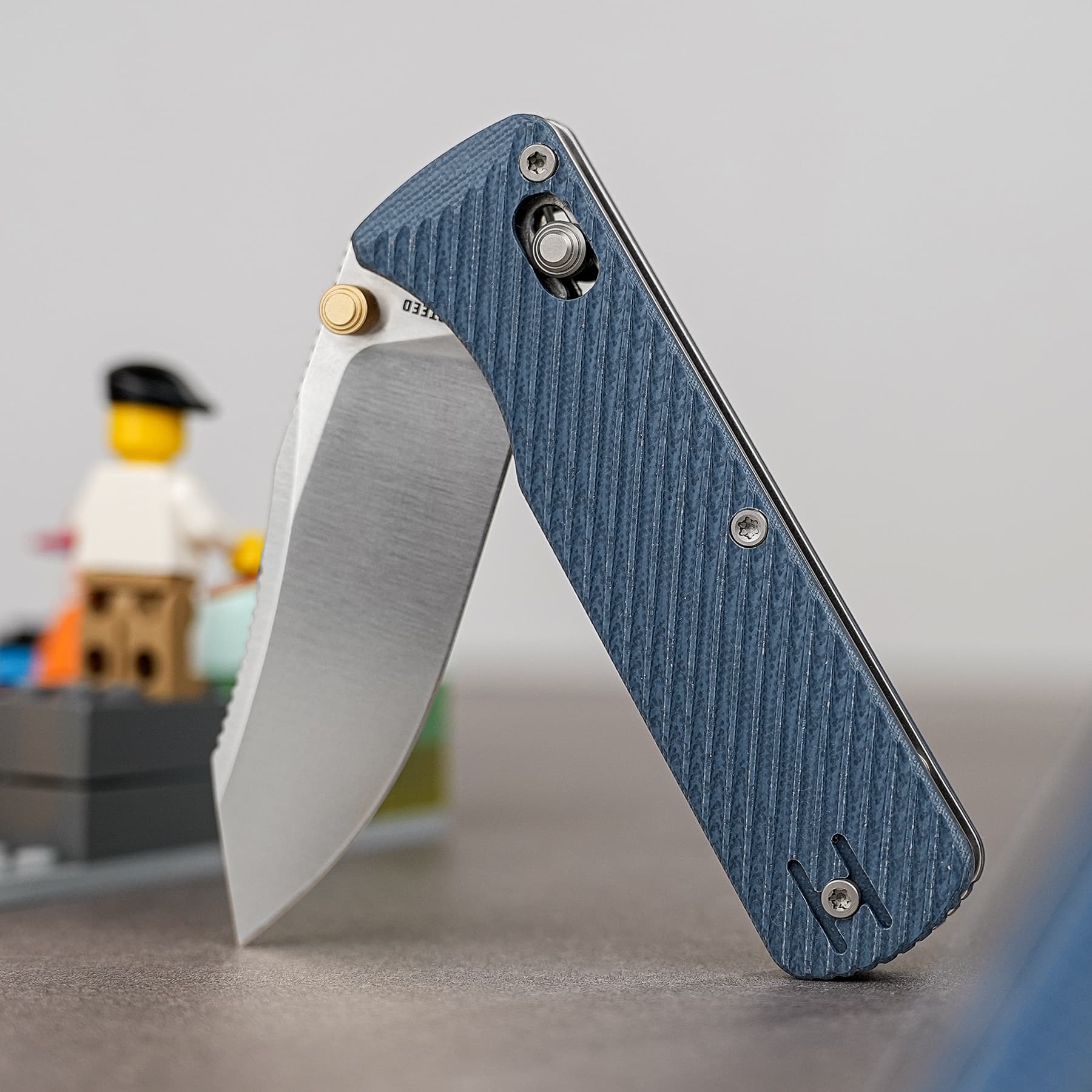 Coming Soon - Vombat - Crossbar Lock (2.92" 14C28N Blade & G10 Handle) - A4112