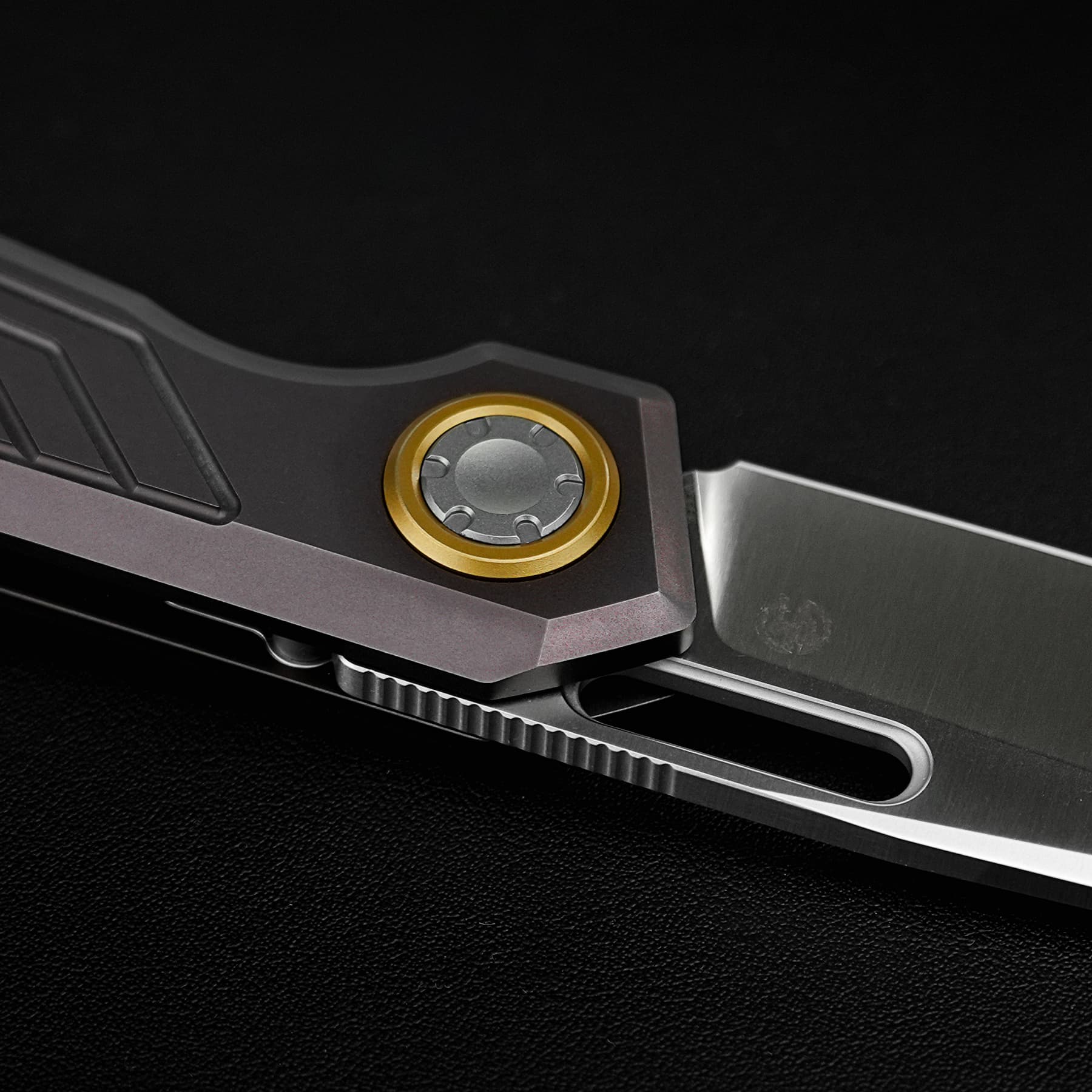 Xeno -Vanchor Lock®  (3.23" Vanax Blade & Titanium Handle) - A3804