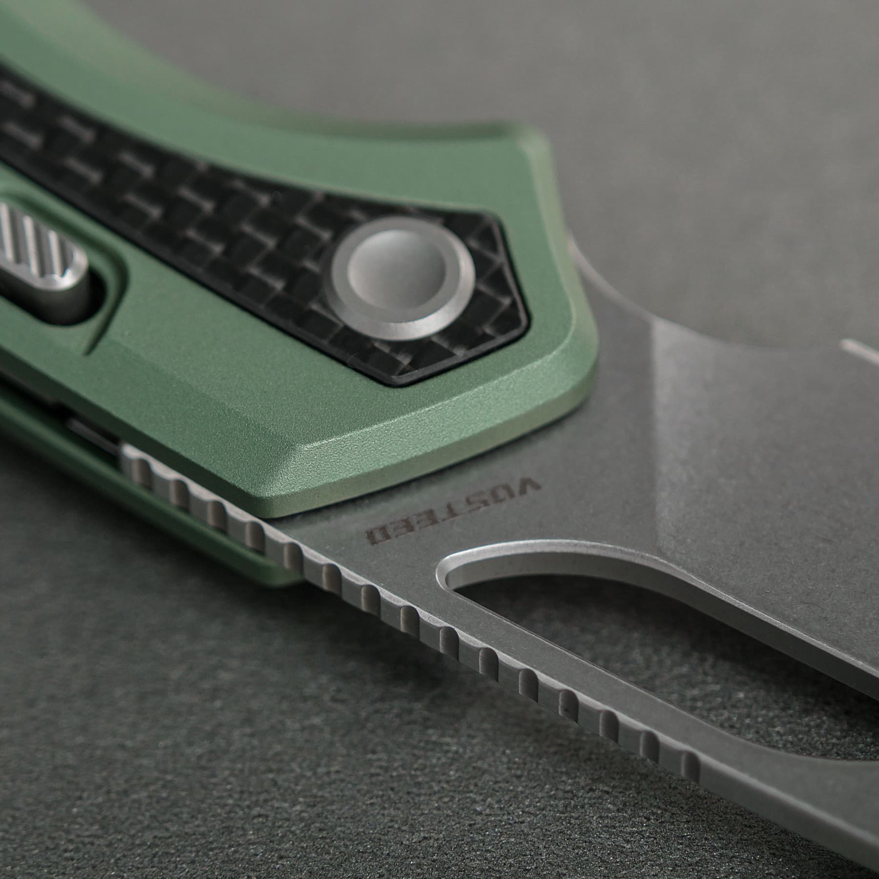 Kroc -Top Liner Lock (2.99" S35VN Blade & Aluminum & Carbon Fiber Handle) - A1803