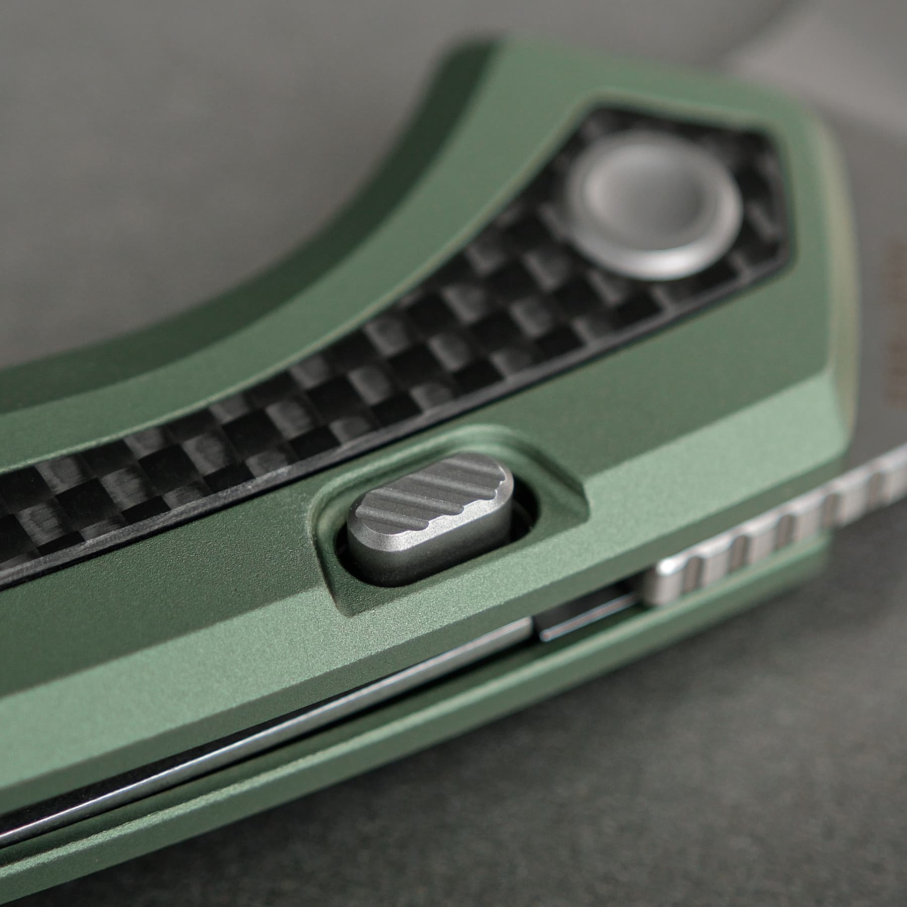 Kroc -Top Liner Lock (2.99" S35VN Blade & Aluminum & Carbon Fiber Handle) - A1803