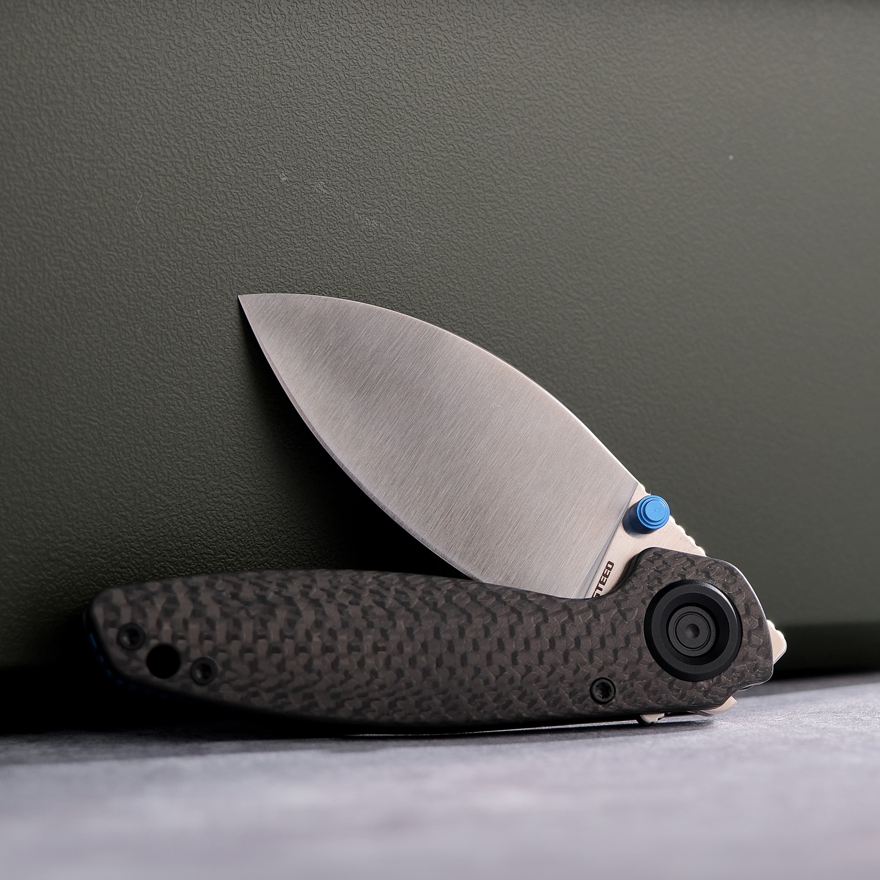 Shilin Cutter® - Vanchor Lock® (2.90" Elmax Blade & Carbon Fiber Handle) - A2810