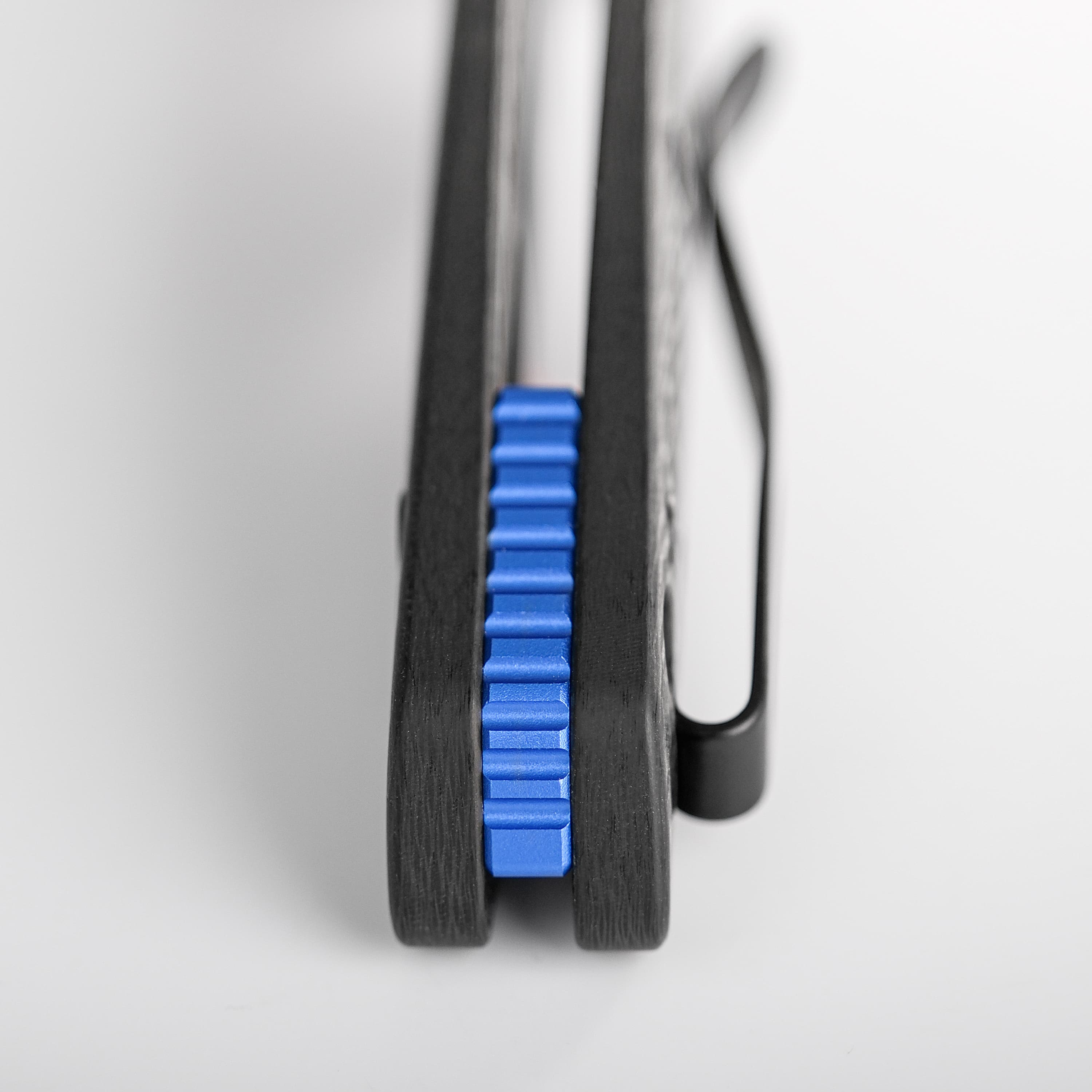 Shilin Cutter® - Vanchor Lock® (2.90" Elmax Blade & Carbon Fiber Handle) - A2810