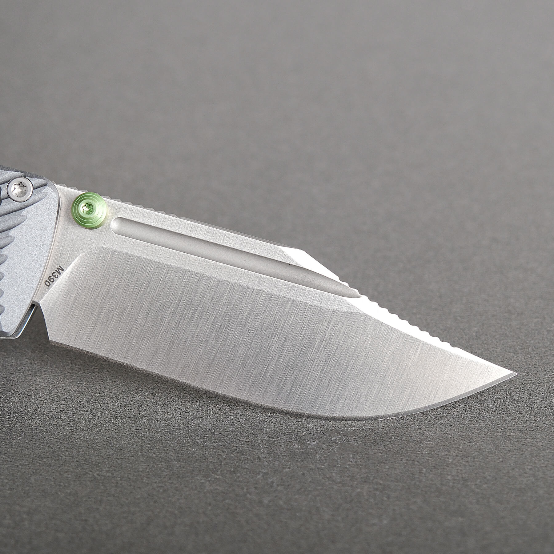 Vombat - Crossbar Lock (2.92" M390 Blade & Aluminum Handle) - A4101