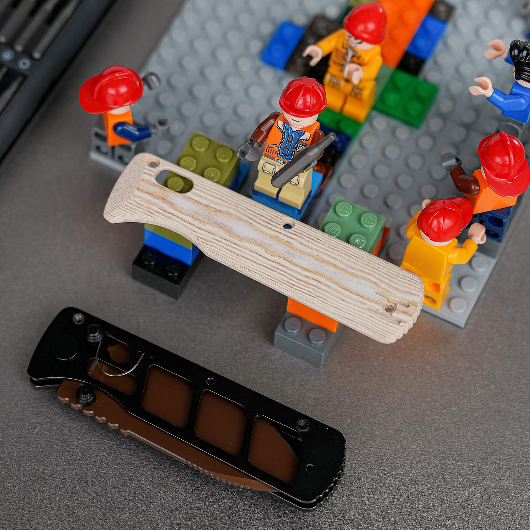 Vombat Handle Scales Kits- W0110